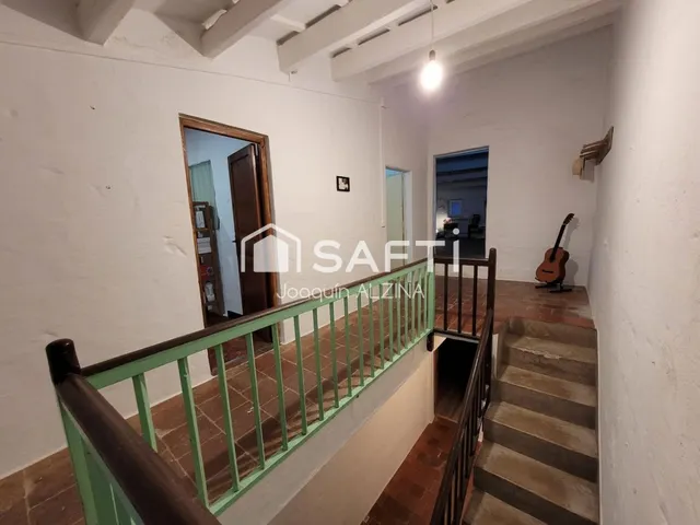 Casa céntrica con patio y 6 habitaciones en Mahón. — 29