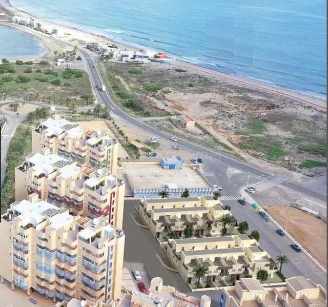 HERMOSAS CASAS ADOSADAS EN LA MANGA - foto 2