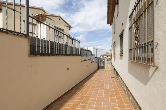 Ático en venta en La Zubia — 25
