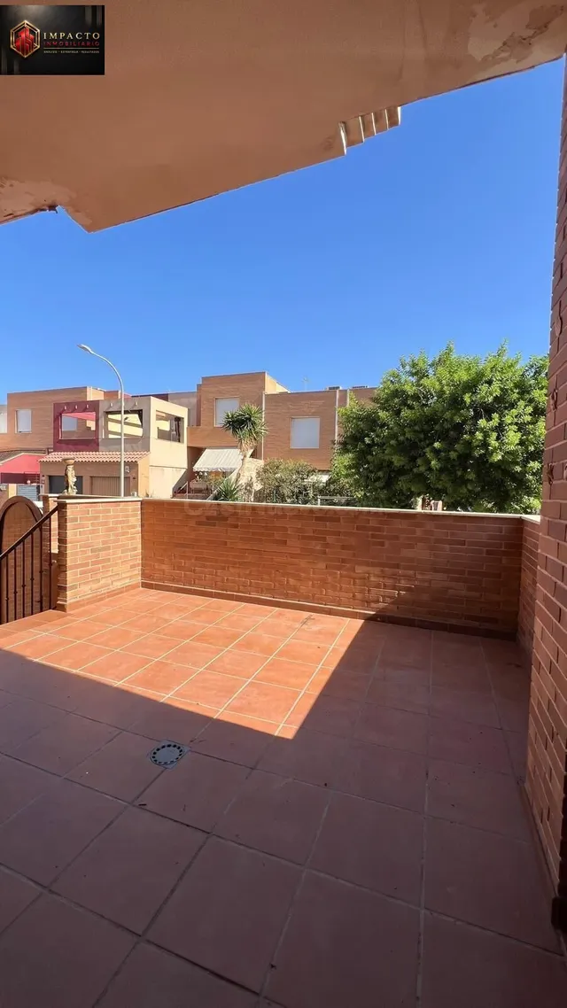Amplio Chalet en Huercal de Almería con Piscina y Vistas - foto 4