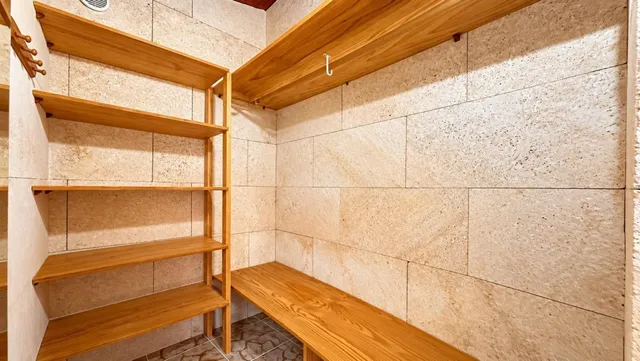 Finca exclusiva en Vilaflor · 2 viviendas, viñedo, bodega y piscina — 54