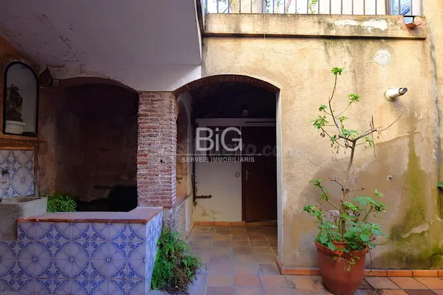 Casa en Mataró Centro con Espacio y muchas posibilidades - foto 2