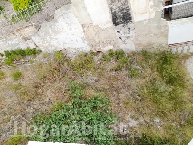 AMPLIO TERRENO URBANO PARA HACER LA CASA DE TUS SUEÑOS — 21