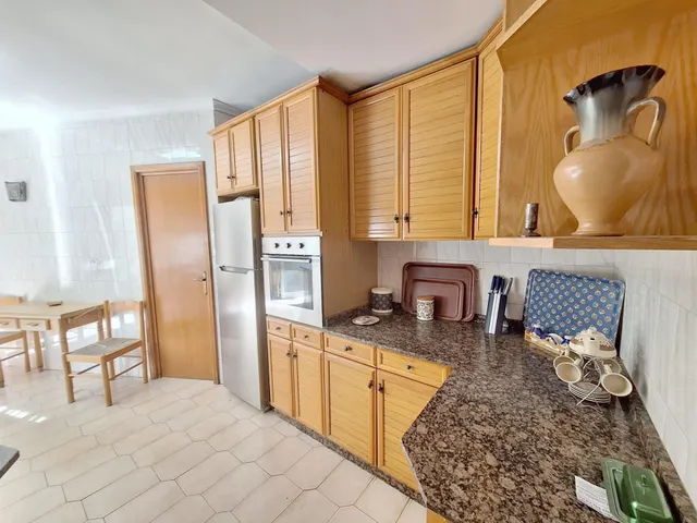 Casa modernista de 218 m2, en parcela de 518 m2, con jardín y garaje para varios vehículos en el centro de Monóvar — 17