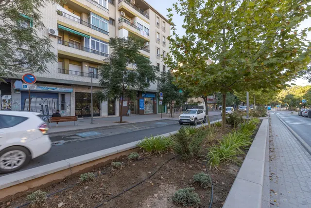 Local de 87m en antigua Ctra Malaga - foto 3