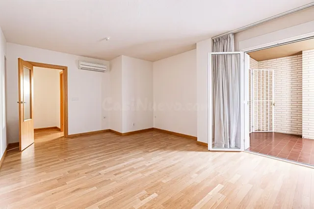 Vivienda de 3 dormitorios con terraza en calle del Pilar, centro de Murcia. — 2