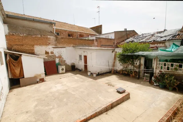 Gran casa en el centro de Montijo - foto 2
