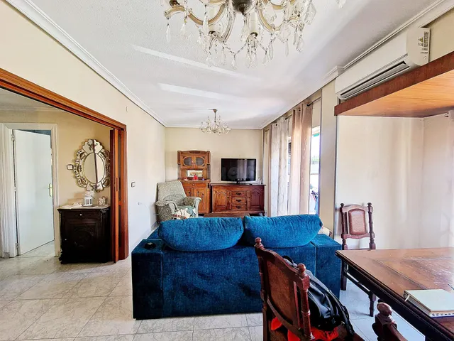 Apartamento de 2 dormitorios con balcón en el centro de Águi - foto 2