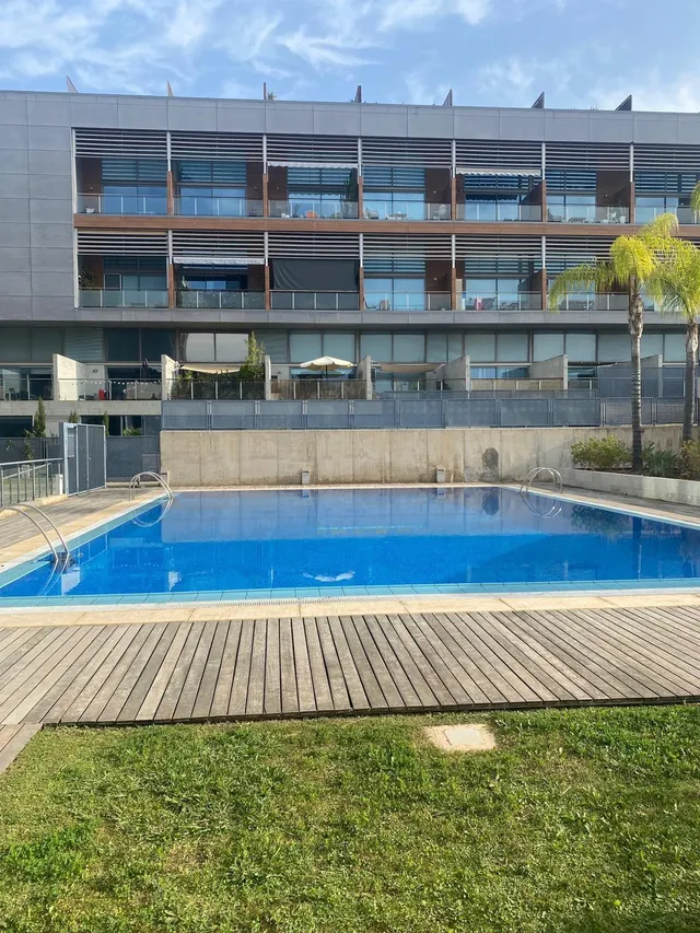 Luminoso ático en urbanización con garaje incluido — 21