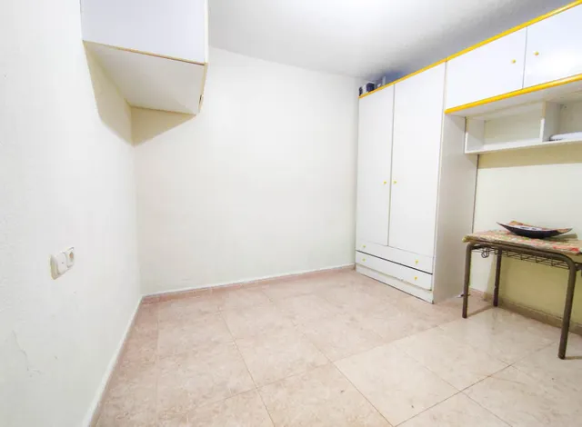 ¡Oportunidad Única en el Centro de Águilas por solo €140,000! — 11