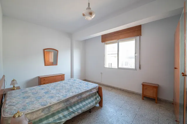 EDIFICIO Y GRAN SOLAR EN EL CENTRO DE ORGIVA — 49
