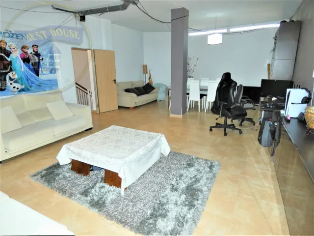 ++Adosado en esquina en Alguazas++, 275 m. de superficie — 7
