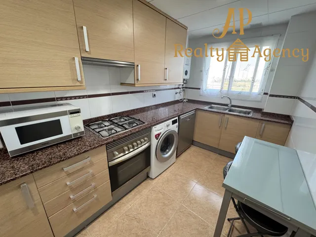 ALQUILER TEMPORAL de  fantástica vivienda situada en Benetússer, de 3 habitaciones, 2 baños, y garaje. — 10