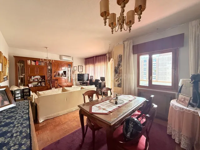 NUDA PROPIEDAD · Amplio piso exterior de 121 m2 con terraza 