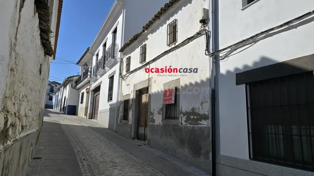 CASA PARA DERRUIR EN POZOBLANCO