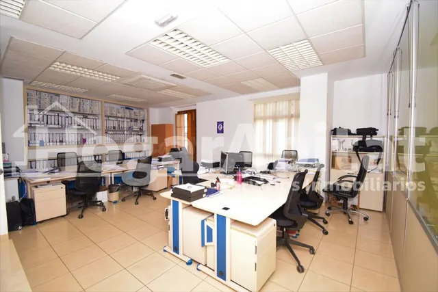 Despacho con varias oficinas en el centro — 4