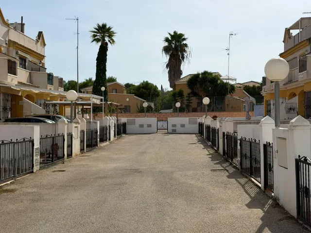 OPORTUNIDAD DE INVERSION EN LOS BALCONES - Alicante — 8