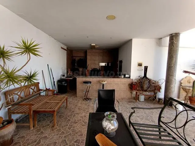 AMPLIO CHALET CON PARCELA EN SAN VICENTE - foto 2
