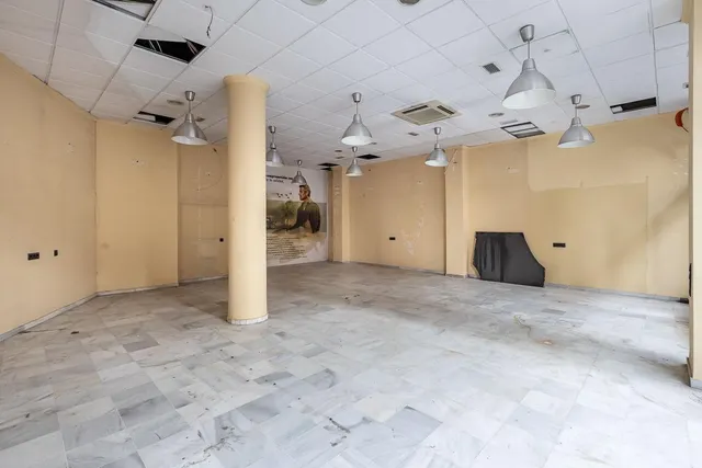 LOCAL COMERCIAL EN ARABIAL JUNTO HIPERCOR — 10