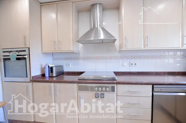 EN RESIDENCIAL CON PISCINA Y GARAJE CERCA DEL MAR — 32
