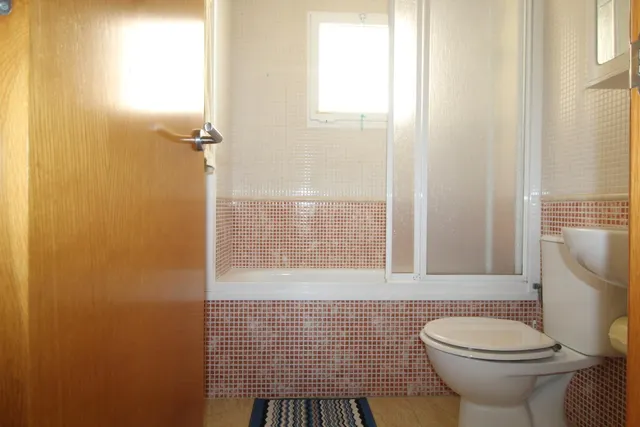 Ático de 3 dormitorios y 2 baños, con solárium privado y plaza de aparcamiento — 14