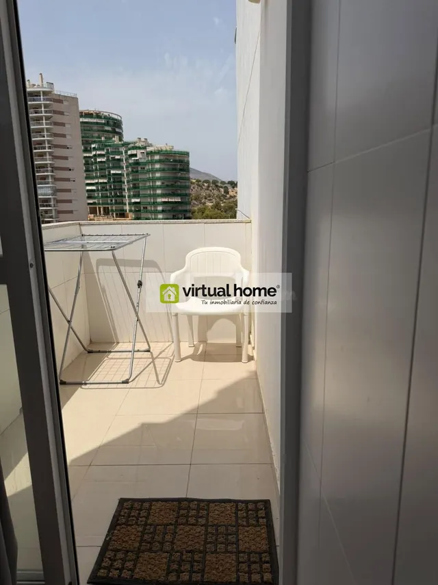 Amplio y moderno piso en Villajoyosa con vistas a la montaña - foto 2