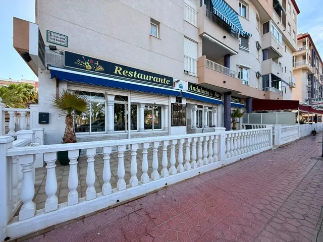 Local comercial 101m² en alquiler - Los secanos — 12