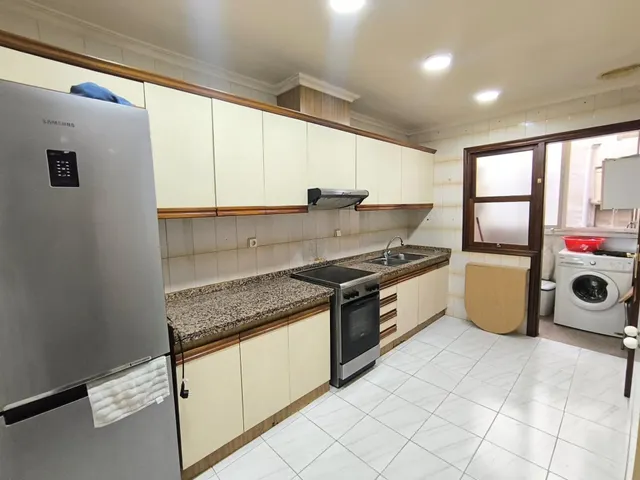 Amplio Piso en zona Plaza Crevillente con Ascensor — 26