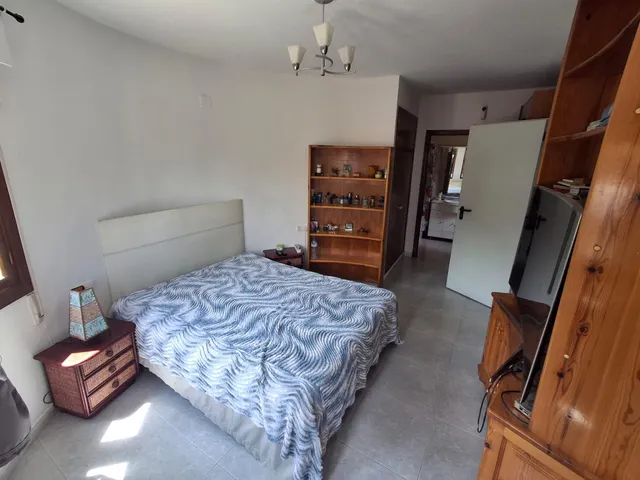 CHALET EN ORIHUELA COSTA CON GRAN PARCELA Y PISCINA PRIVADA — 28