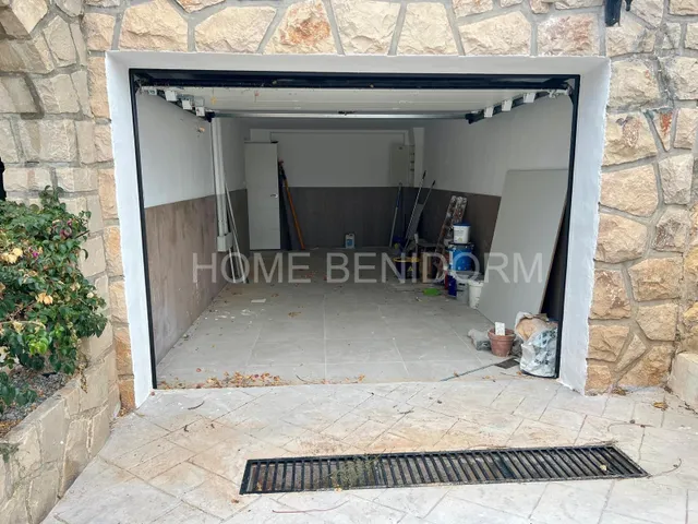CHALET INDEPENDIENTE COMPLETAMENTE REFORMADO CON PISCINA, GARAJE Y VISTAS DESPEJADAS — 43