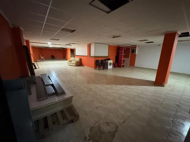 Local comercial 496m² en venta - Playa del Cura — 25