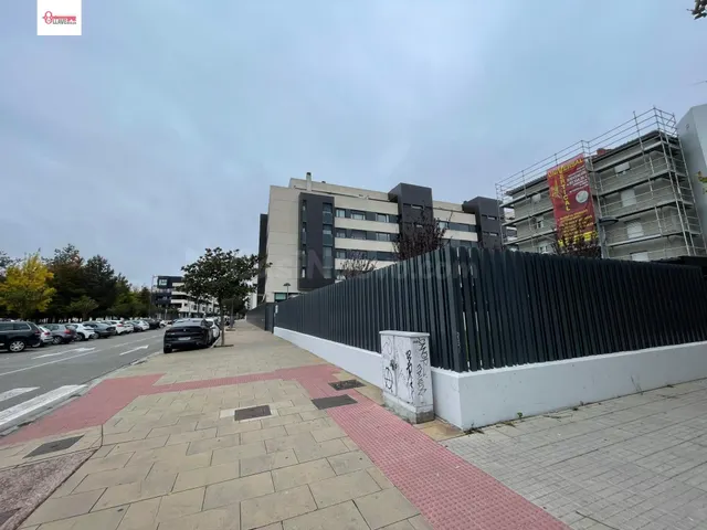 Plaza de garaje en venta - foto 2