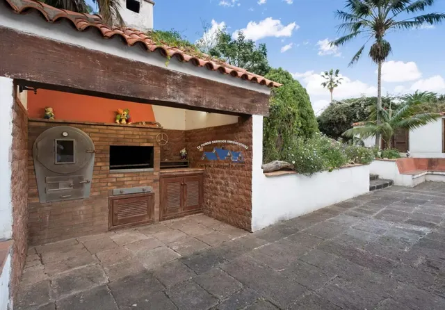 Casa histórica en venta — 33