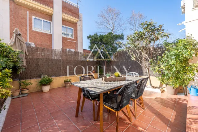 Casa adosada en venta en Passatge de Montbrió del Camp, Reus. — 12