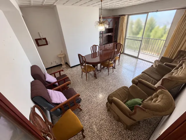 Amplio piso de 3 habitaciones, techo libre y dos balcones en Pòrtol — 3