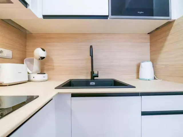 Apartamento con balcón, Alicante, Torrevieja. 2 habitaciones, 51 m2, 700 metros del mar — 13