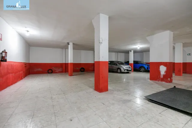 Local Comercial con 254 metros cuadrados junto a Carretera de la Sierra. — 2