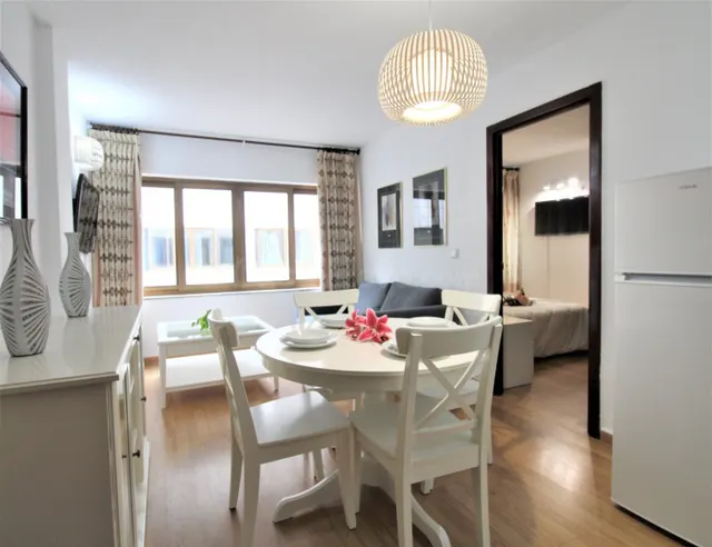Apartamento de un dormitorio junto a la plaza del ayuntamien