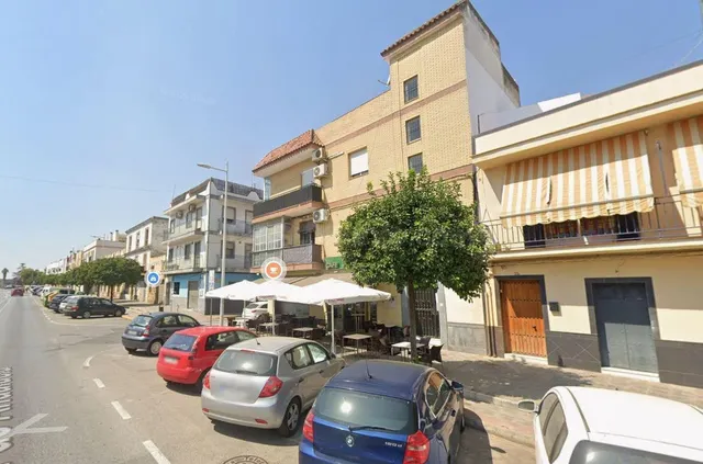 SE VENDE piso OKUPADO en Avenida Andalucia Nº 218 Dos Herman - foto 2