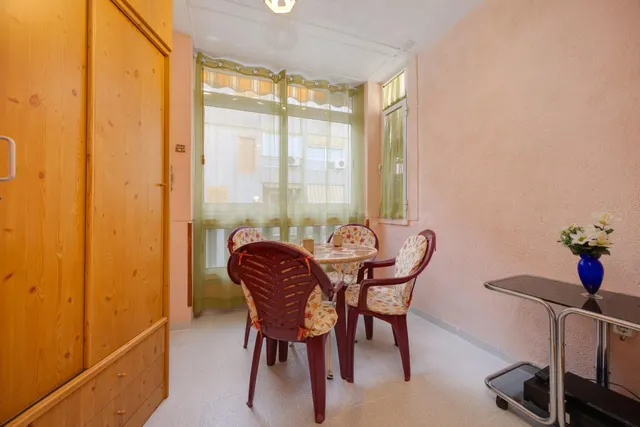 Apartamento de 3 dormitorios y piscina comunitaria en Acequion, Torrevieja — 4