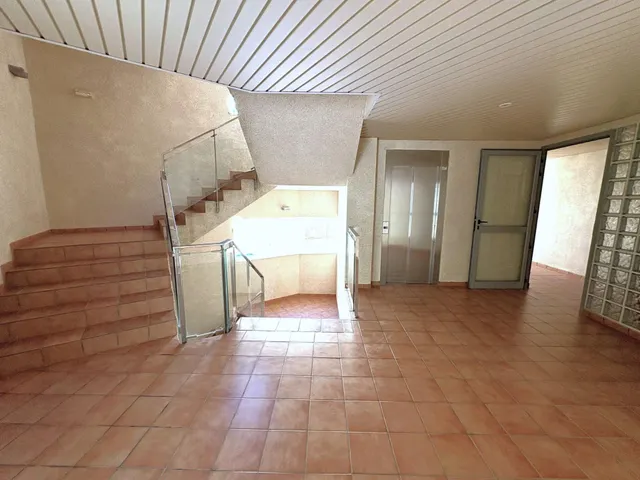 Apartamento moderno y espacioso en primera línea de mar junto a Playa del Cura. ¡3 dormitorios, 2 baños, balcón con vistas al mar (sureste) y piscina comunitaria! — 34