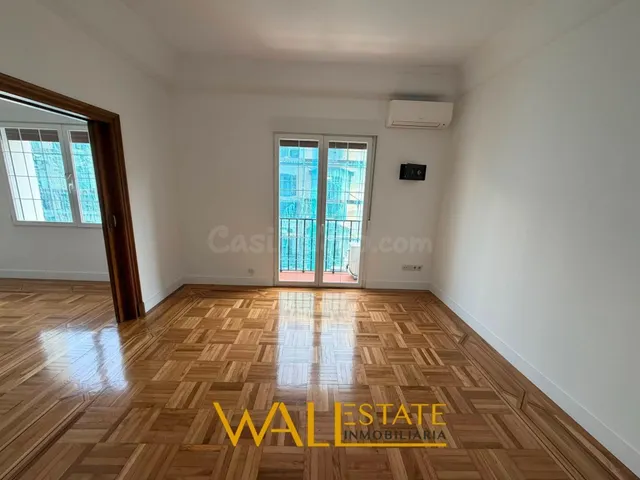 Espectacular piso de 3 dormitorios con balcón en pleno centro — 3