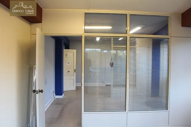 Alquiler de local comercial en rúa Coruña — 5