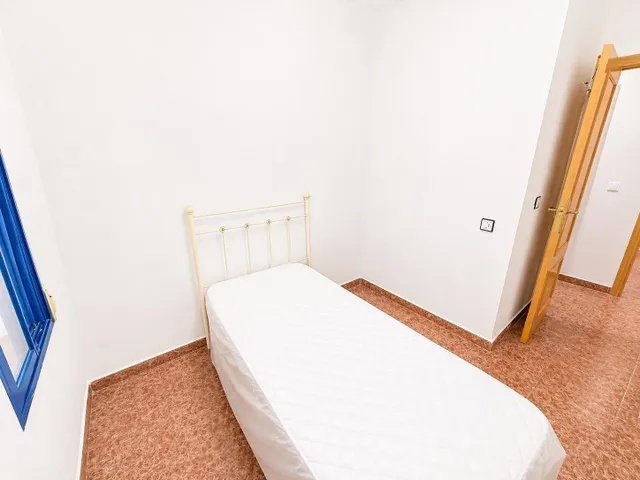 GRAN APARTAMENTO EN TORREVIEJA: 3 HAB, 1 BAÑO — 12