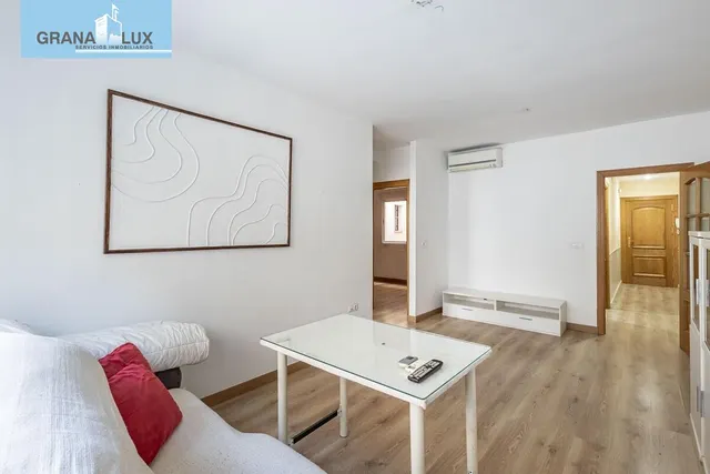 Piso con garaje, trastero y excelente ubicación en Huétor Ve - foto 3