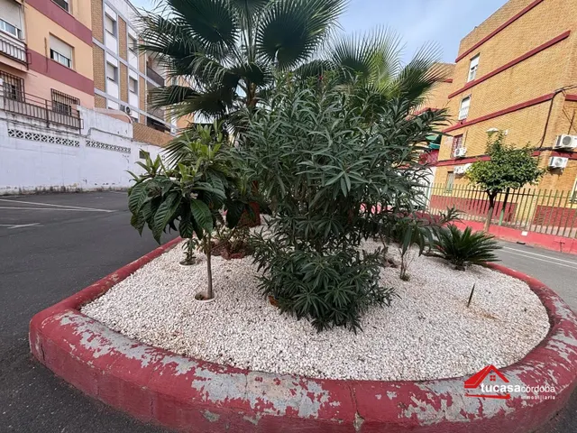Piso exterior con terraza y parking en levante– 165.000 € — 11