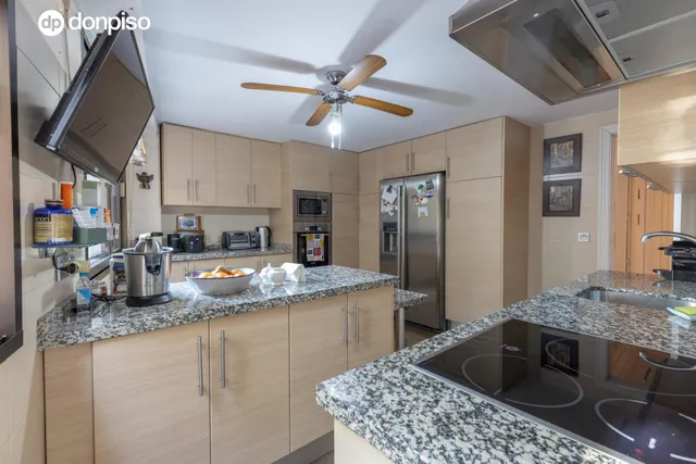 Exclusivo piso señorial con terraza en el Paseo del Salón (Cuesta de Escoriaza), con cochera y trastero. — 29