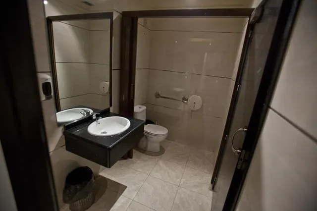 Pub en pleno funcionamiento en venta en Quintanar del Rey. — 34