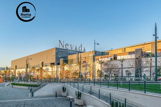 Exclusiva vivienda en Residencial Nevada — Urbanización de l