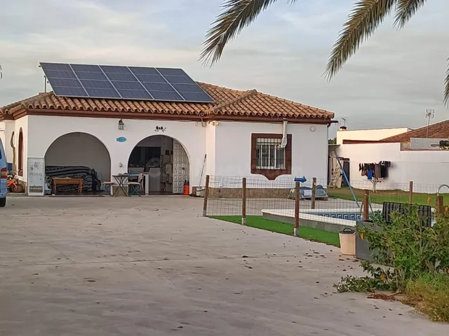Casa de campo con piscina y amplia zona de huerto